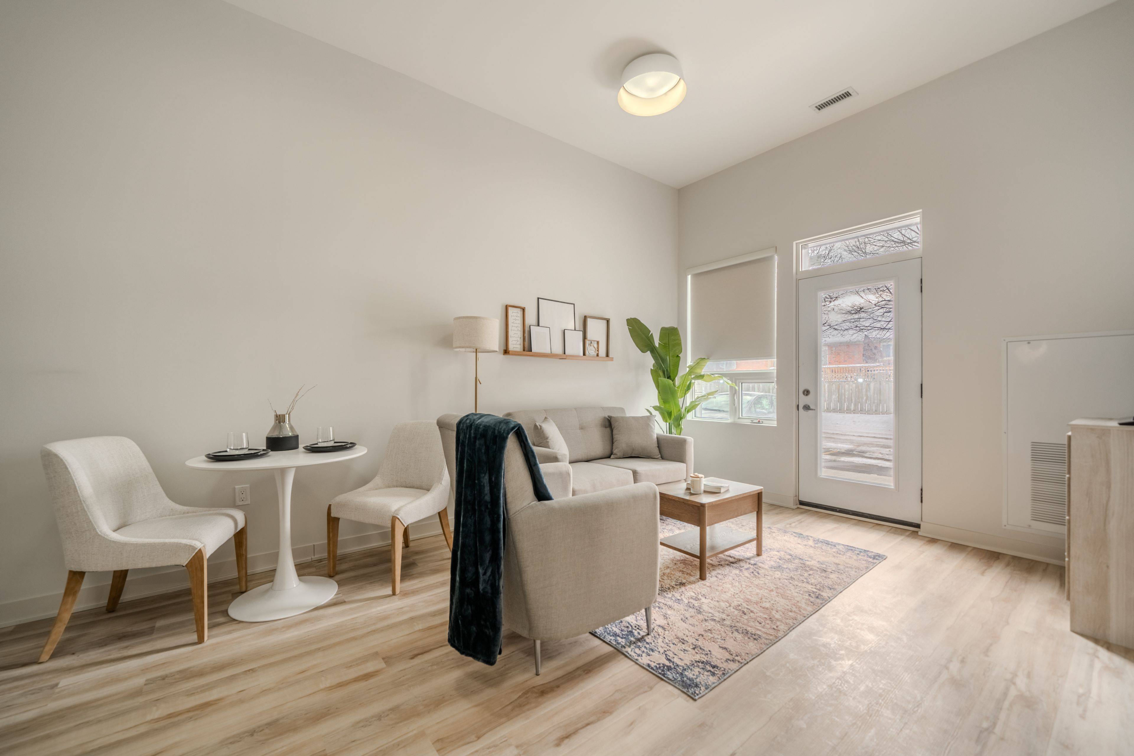 Brantford, ON N3R 4K5,152 North Park ST #306