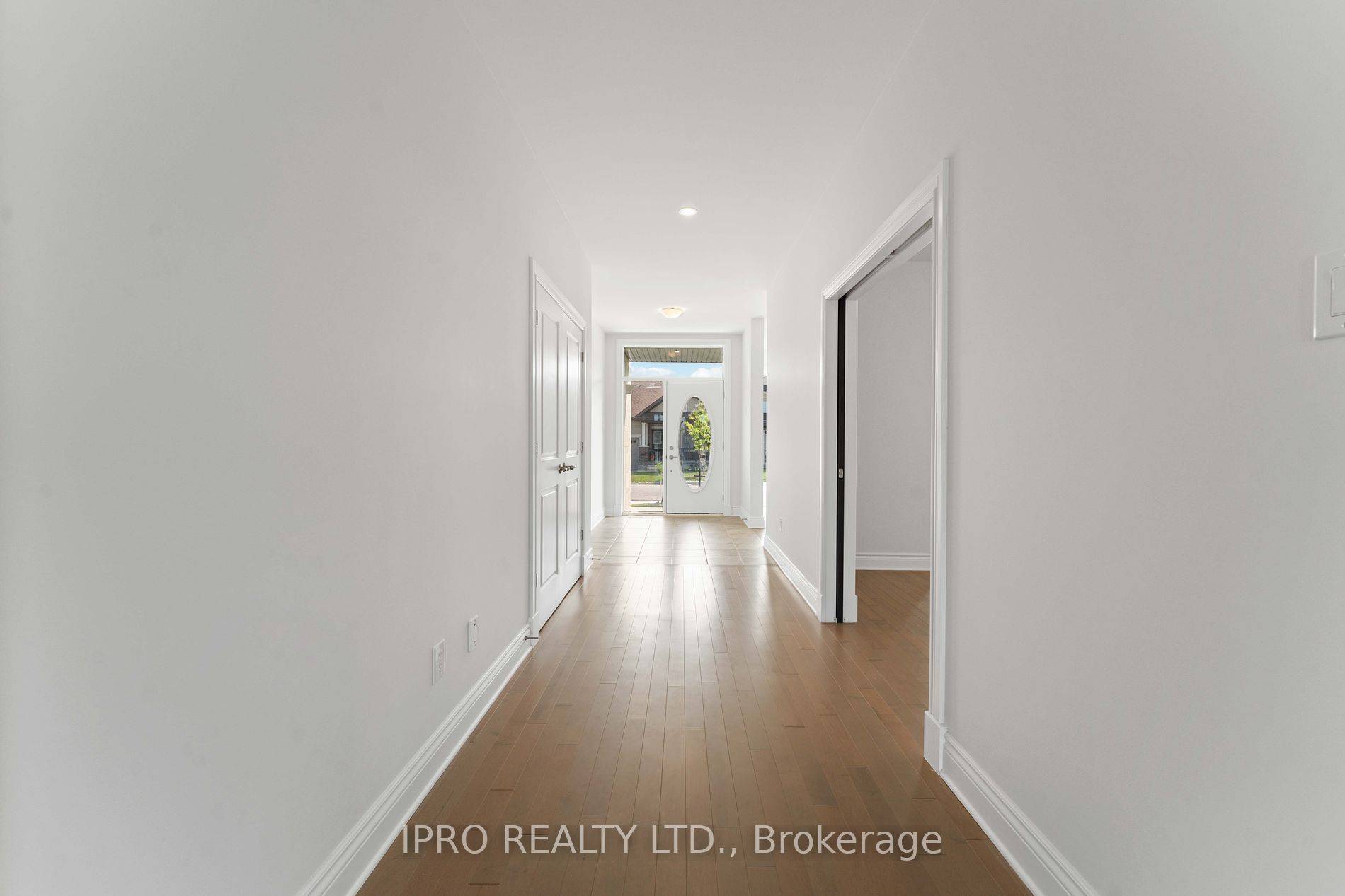 Stittsville - Munster - Richmond, ON K2S 1B6,156 Finsbury AVE