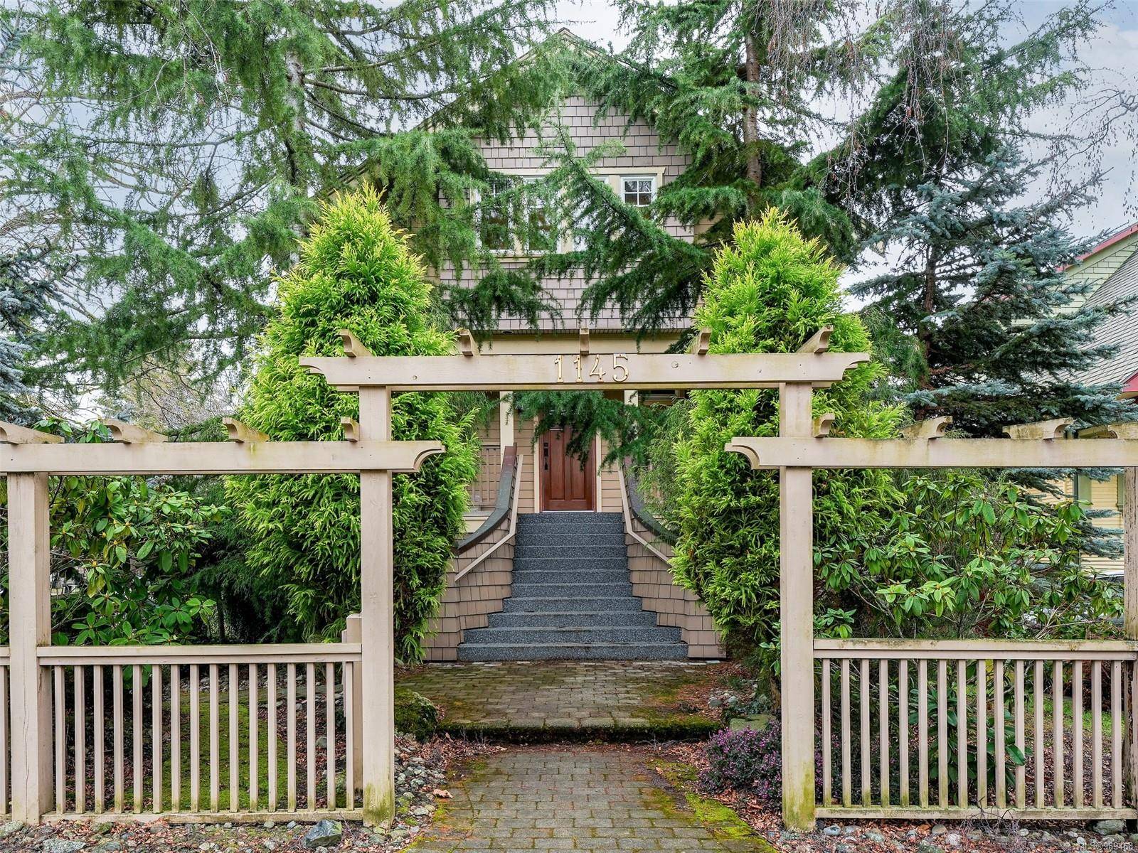 Victoria, BC V8V 2X3,1145 Oscar St #3