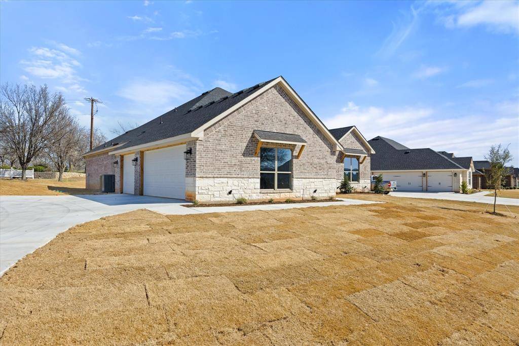 Granbury, TX 76049,10115 Ravenswood Road