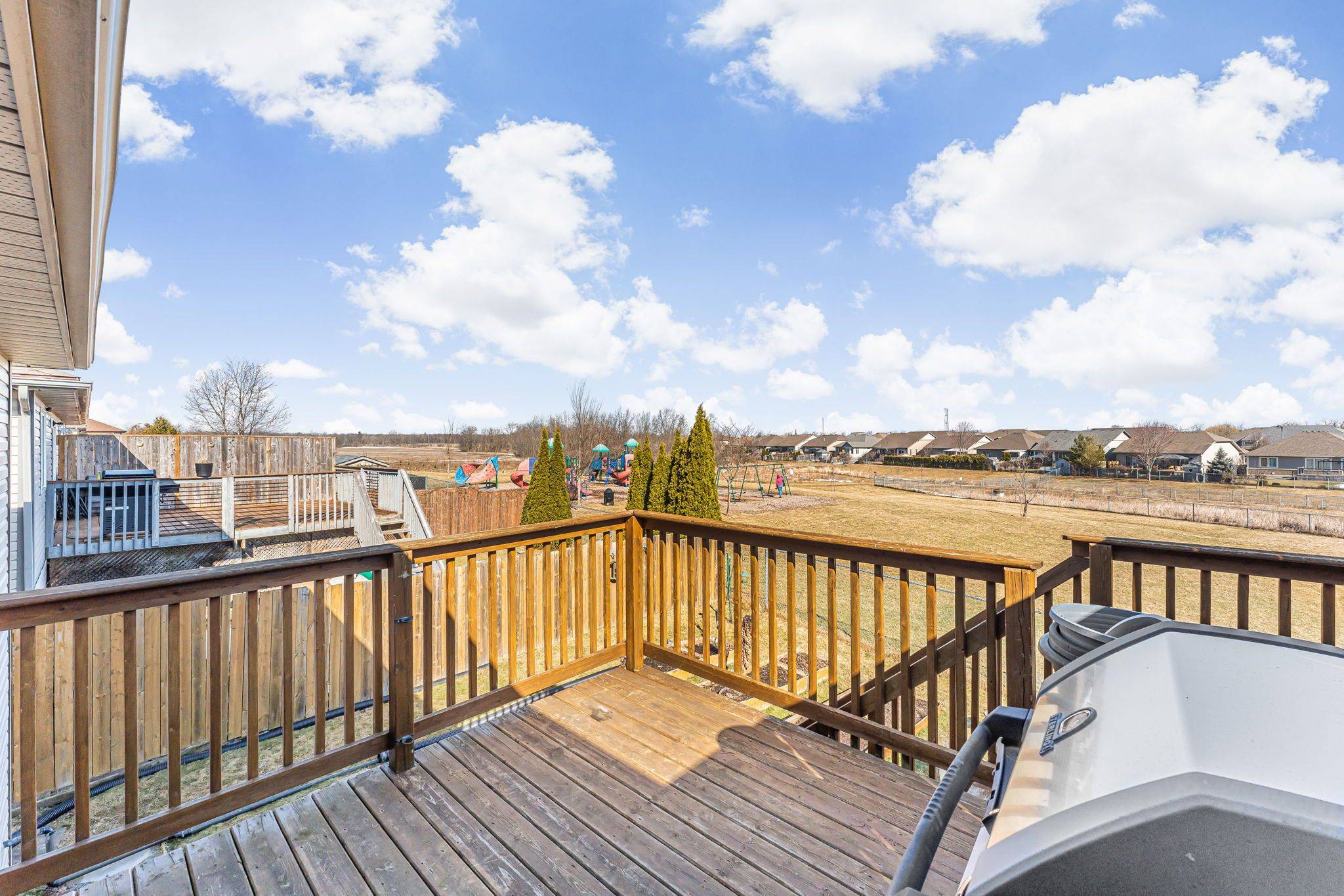 West Lincoln, ON L0R 2A0,38 GOLDEN ACRES DR