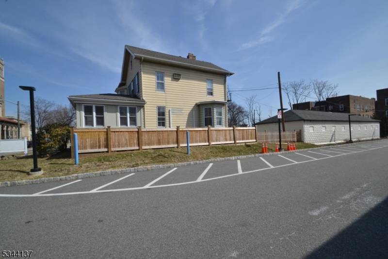 Montclair Twp., NJ 07042,25 N Fullerton Ave
