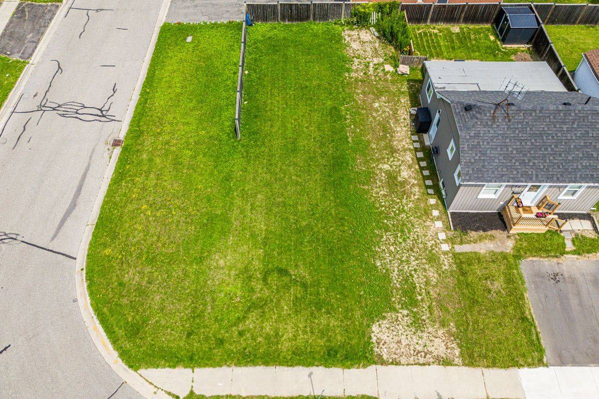 Oshawa, ON L1J 2X9,336 Annapolis AVE