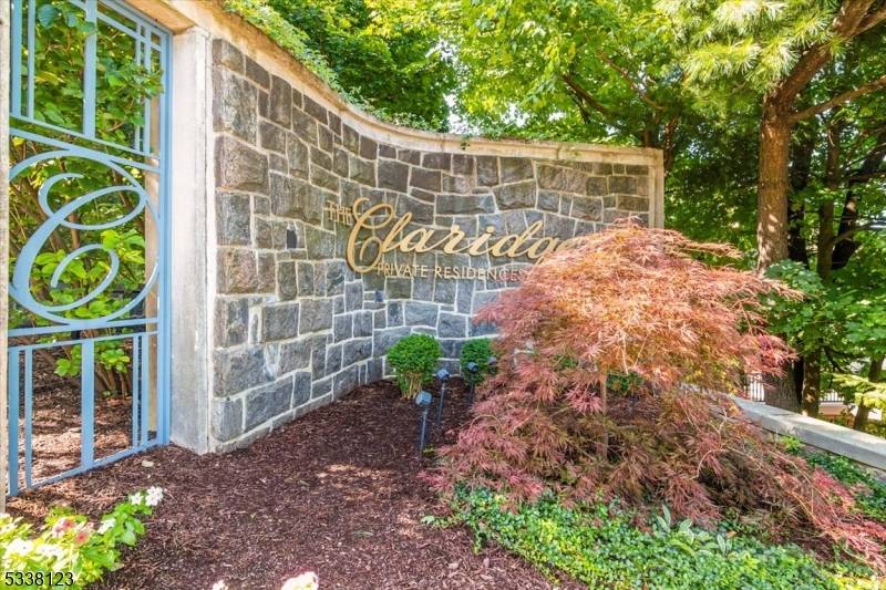 Verona Twp., NJ 07044,1 Claridge Dr #428