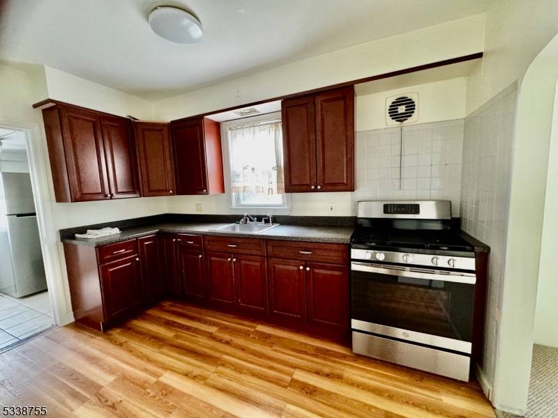 Clifton City, NJ 07011,129 Union Ave #2