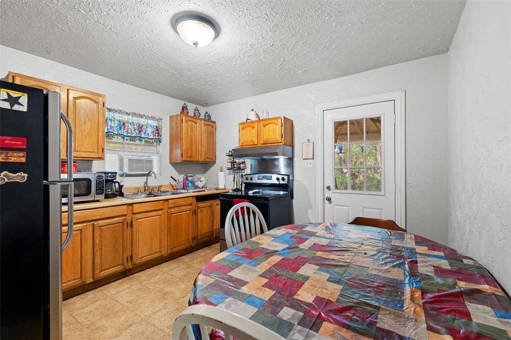 Dallas, TX 75253,1722 Appleberry Drive