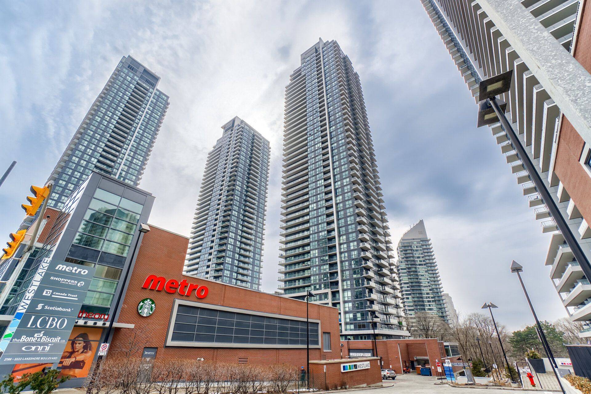 Toronto W06, ON M8V 0C1,2220 Lake Shore BLVD W #315