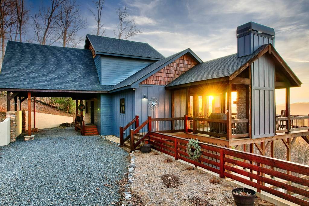 Morganton, GA 30560,626 Rustic Barn Trail