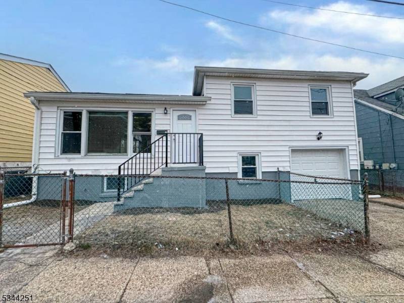 Irvington Twp., NJ 07111,22 Saint Paul Dr
