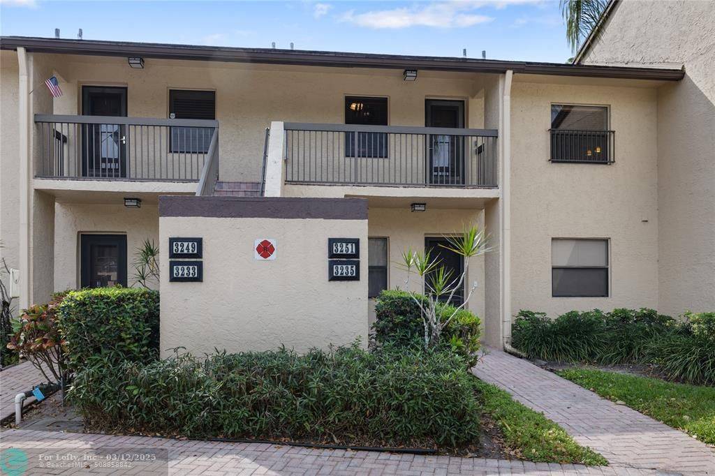 Coconut Creek, FL 33066,3251 Carambola Cir  #3251