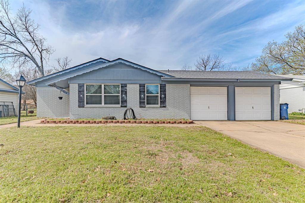 Burleson, TX 76028,213 NW Jayellen Avenue