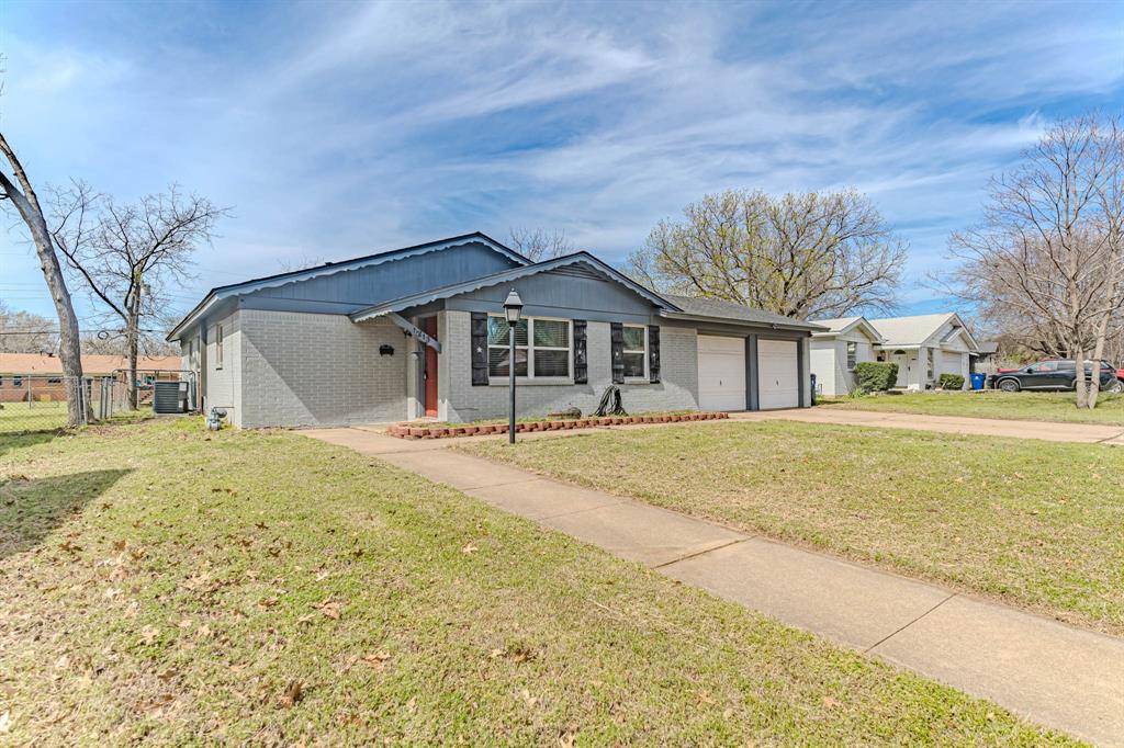 Burleson, TX 76028,213 NW Jayellen Avenue