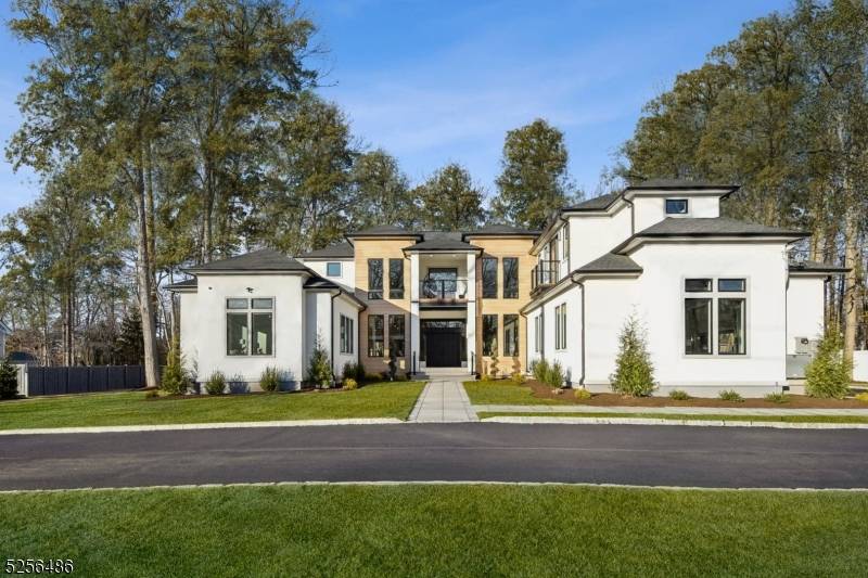 Scotch Plains Twp., NJ 07076,19 Highlander Dr