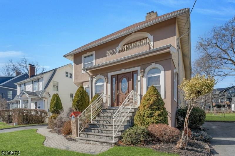 West Orange Twp., NJ 07052,11 Yale Ter