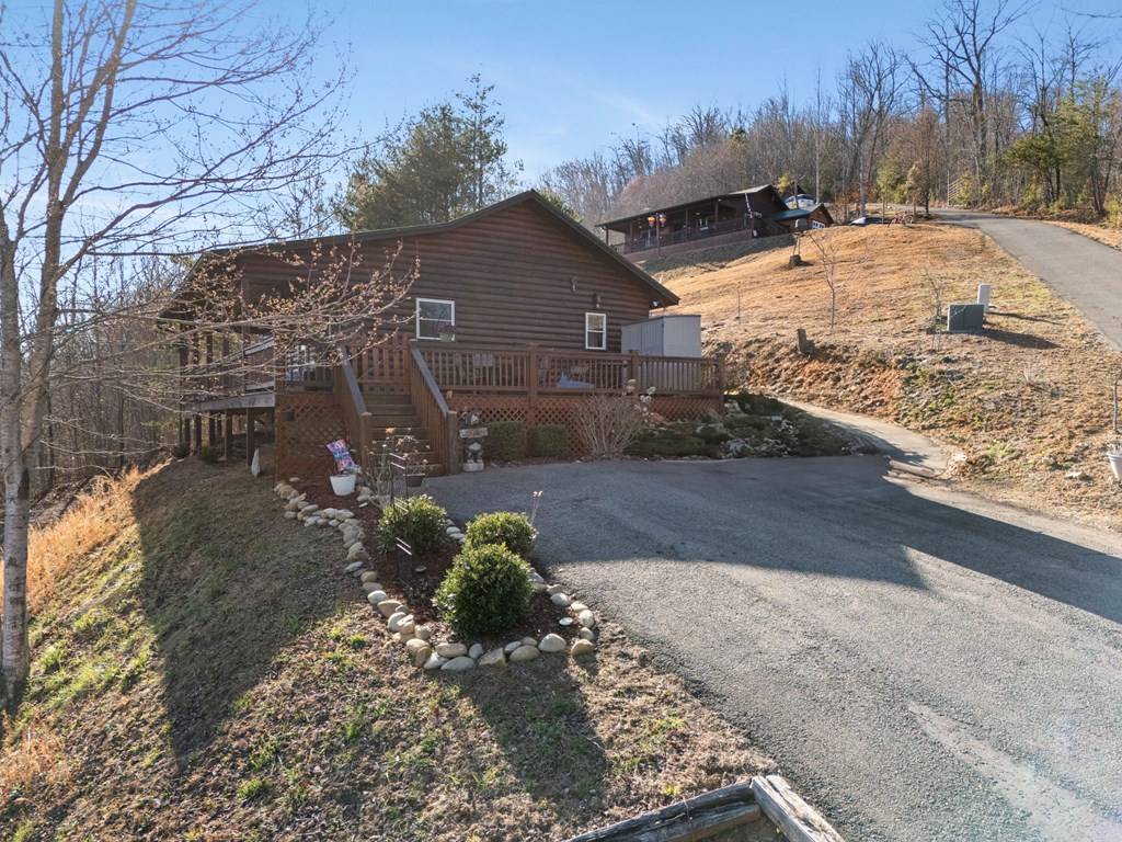 Hayesville, NC 28904,191 Fox Springs Trail