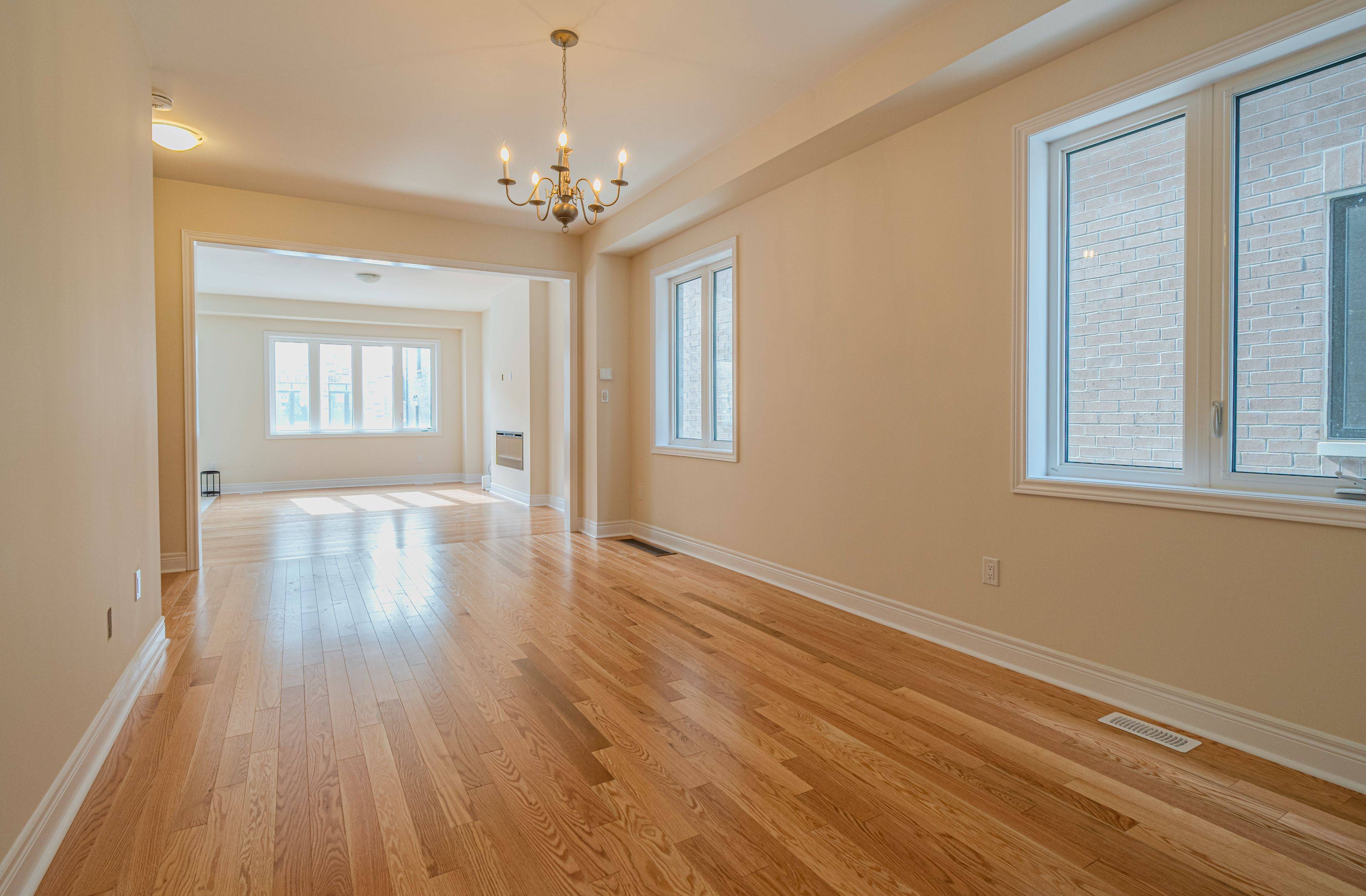 Brampton, ON L6R 0B8,34 Icon ST