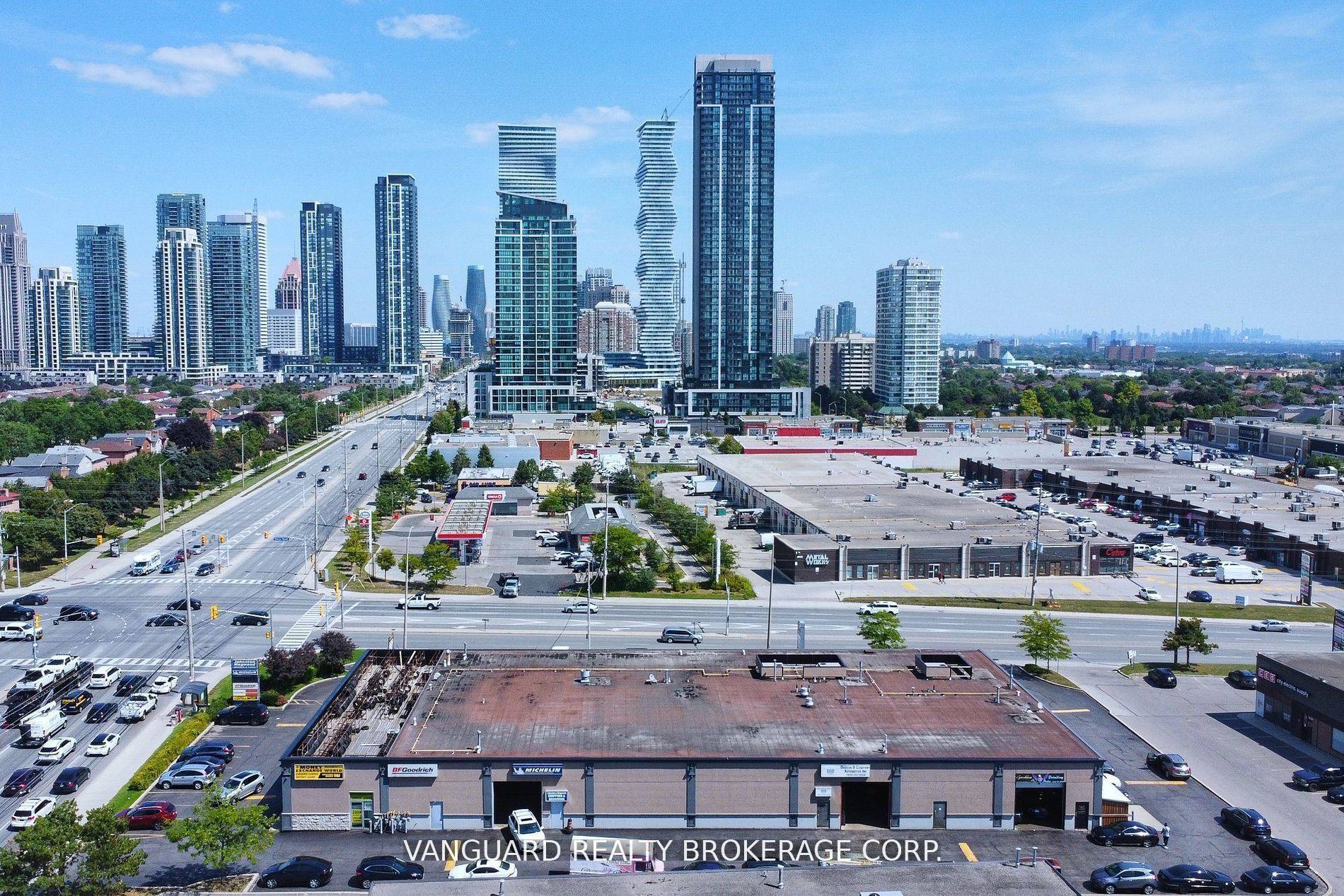 Mississauga, ON L5C 2R9,700 Burnhamthorpe RD W #2