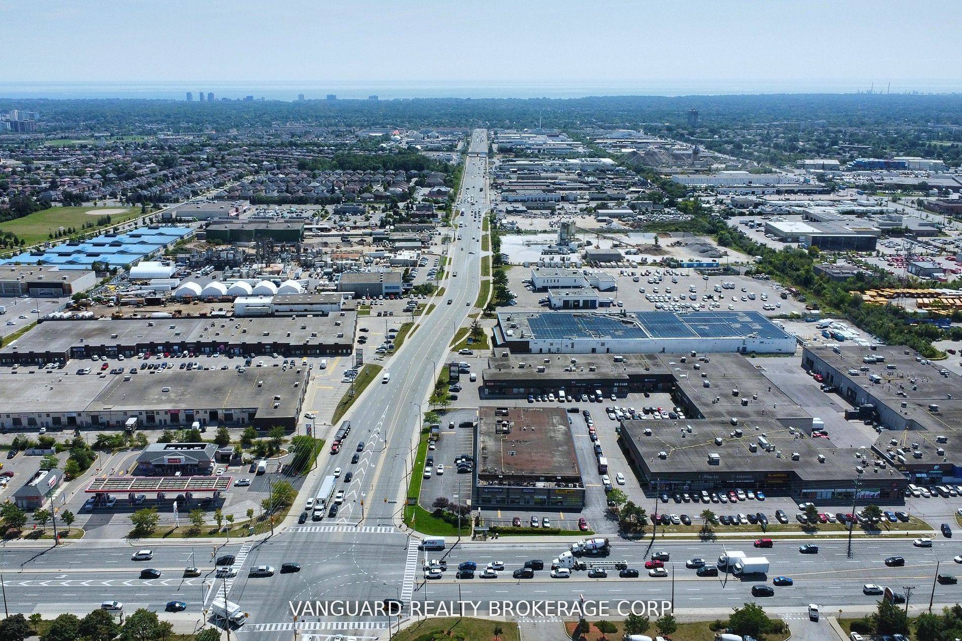 Mississauga, ON L5C 2R9,700 Burnhamthorpe RD W #2