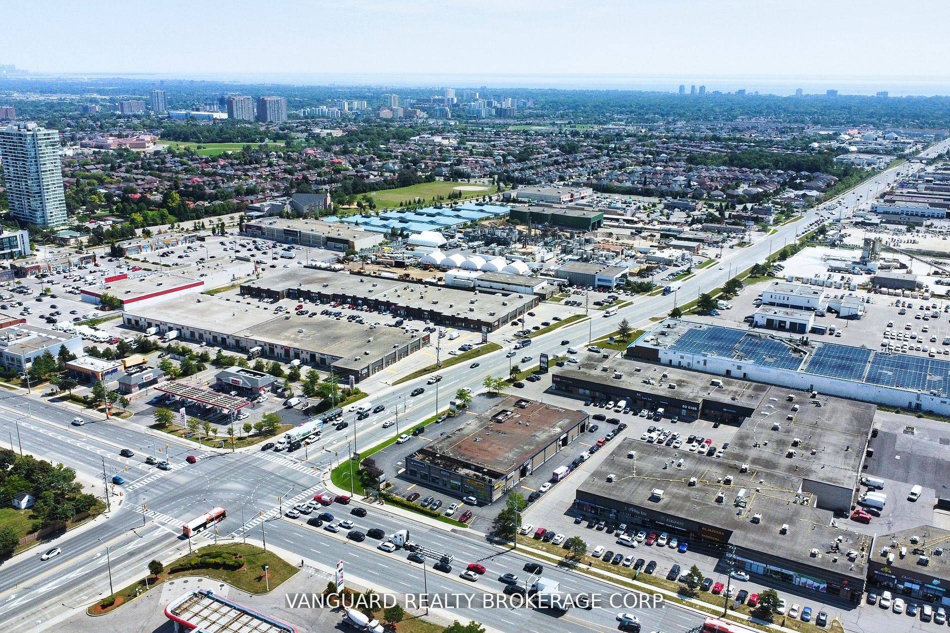Mississauga, ON L5C 2R9,700 Burnhamthorpe RD W #2