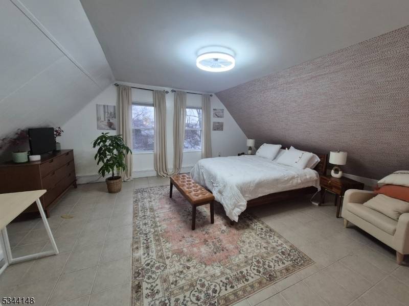Newark City, NJ 07108,187 Milford Ave #3