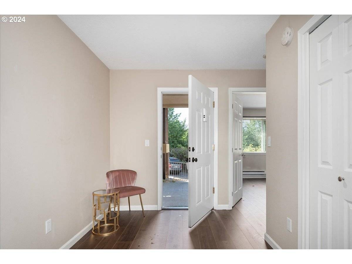 Clackamas, OR 97015,9896 SE TALBERT ST