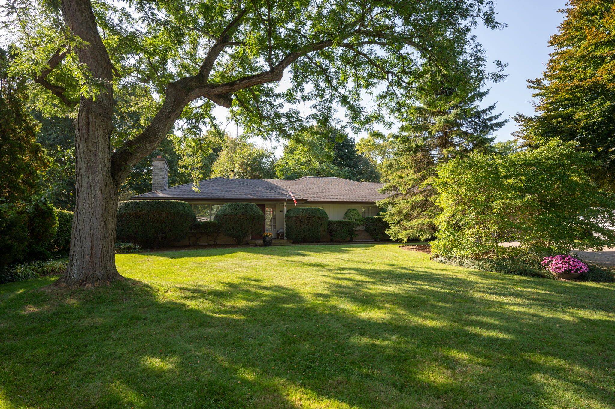 London South, ON N6K 1A9,720 Hillcrest DR