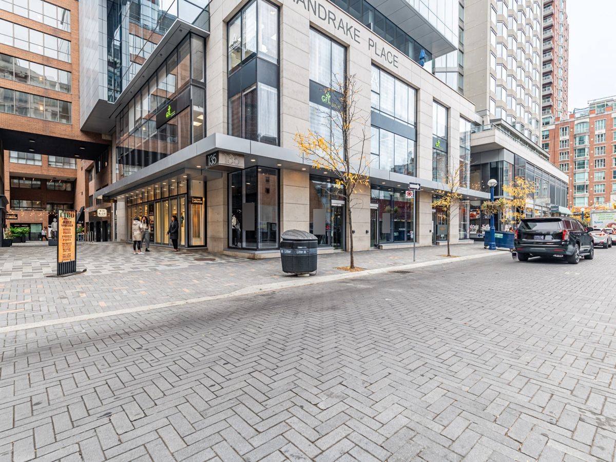 Toronto C02, ON M5R 3N5,135 Yorkville AVE #100