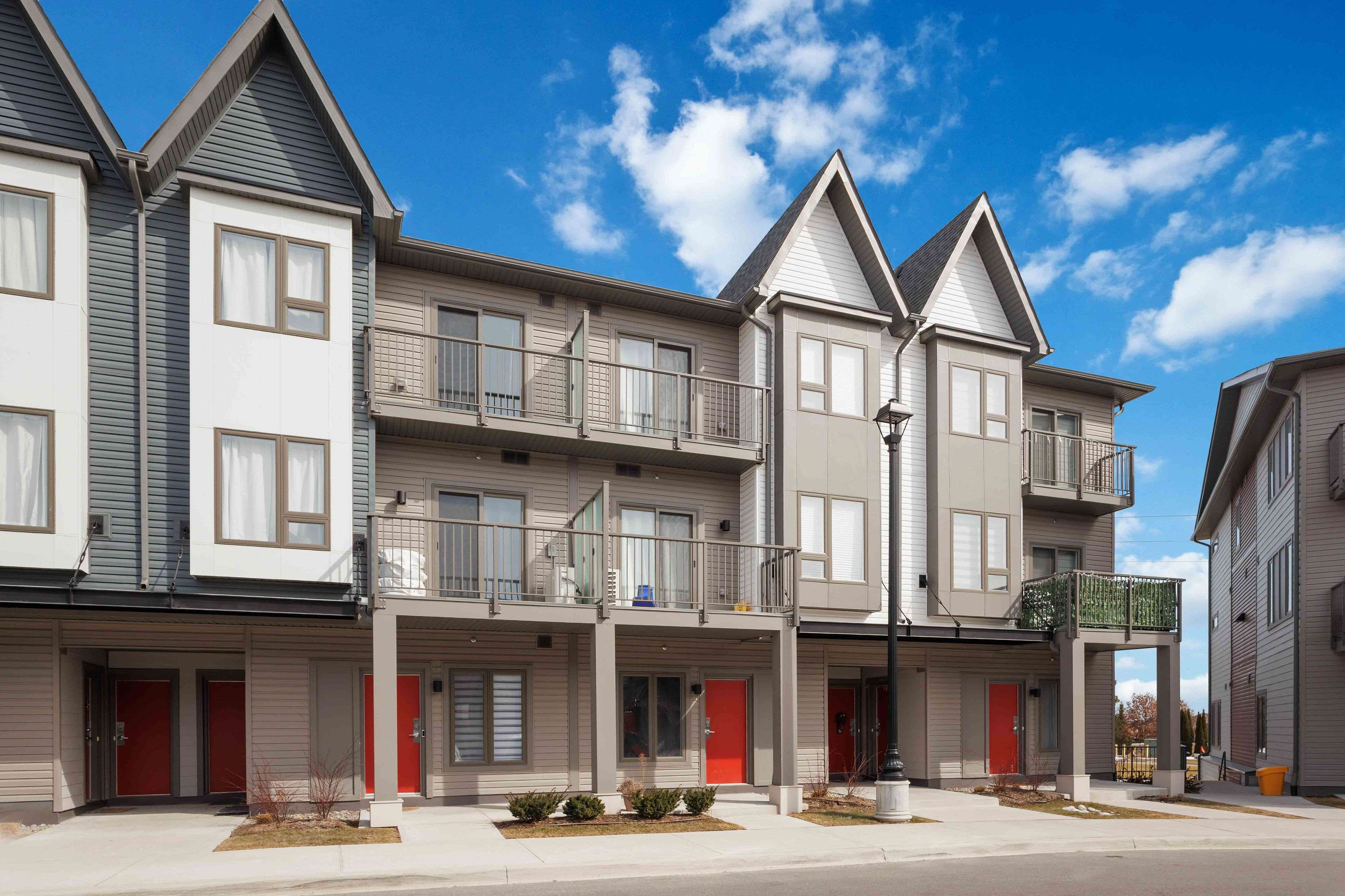 Pickering, ON L1X 0L4,2635 William Jackson DR #817