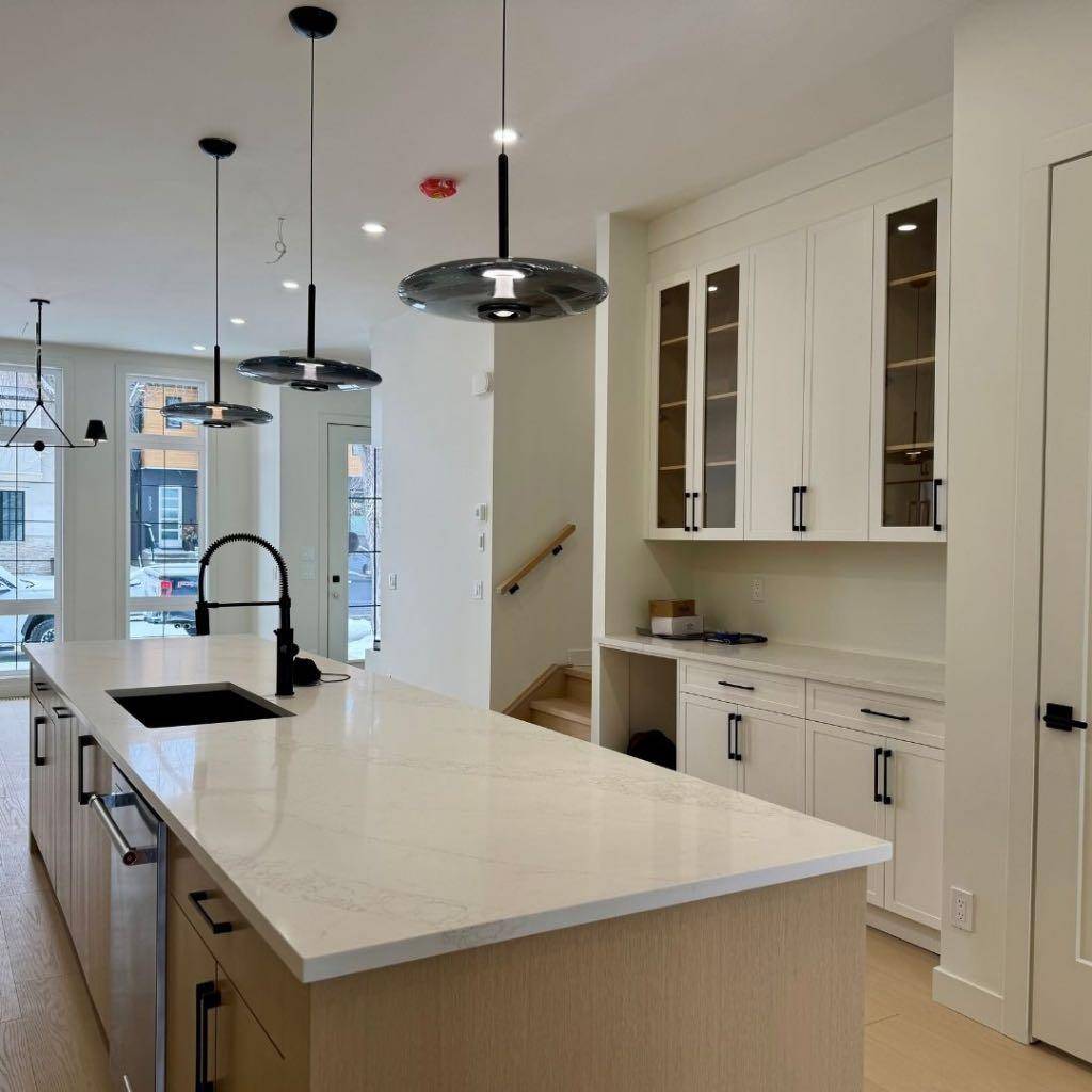 Calgary, AB T2M 2K8,506 28 AVE Northwest