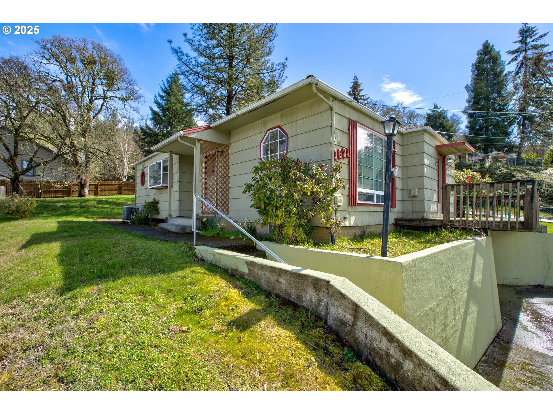 Roseburg, OR 97470,1621 NE WINTER ST