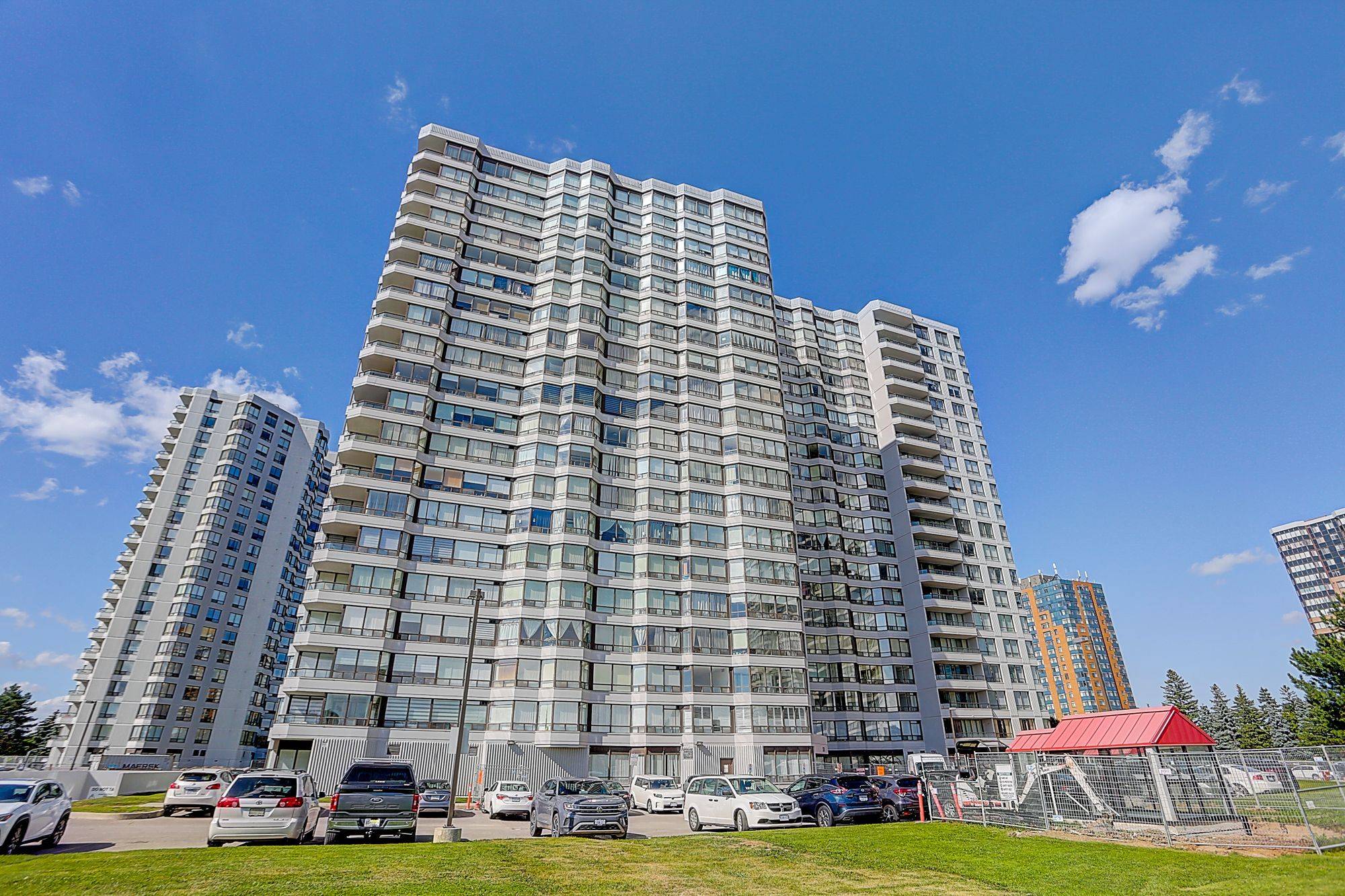 Toronto E07, ON M1V 5H3,330 Alton Towers CIR #603