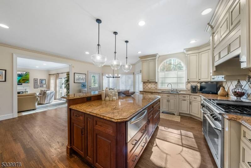 Montville Twp., NJ 07082,7 Evergreen Ct
