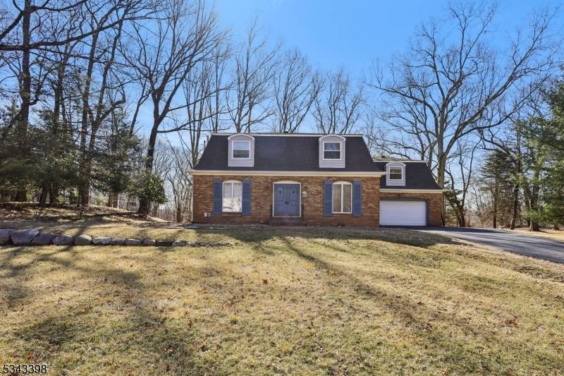 Franklin Lakes Boro, NJ 07417,733 Rivenwood Rd