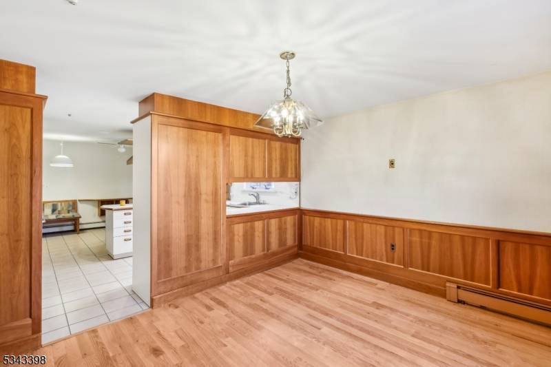 Franklin Lakes Boro, NJ 07417,733 Rivenwood Rd