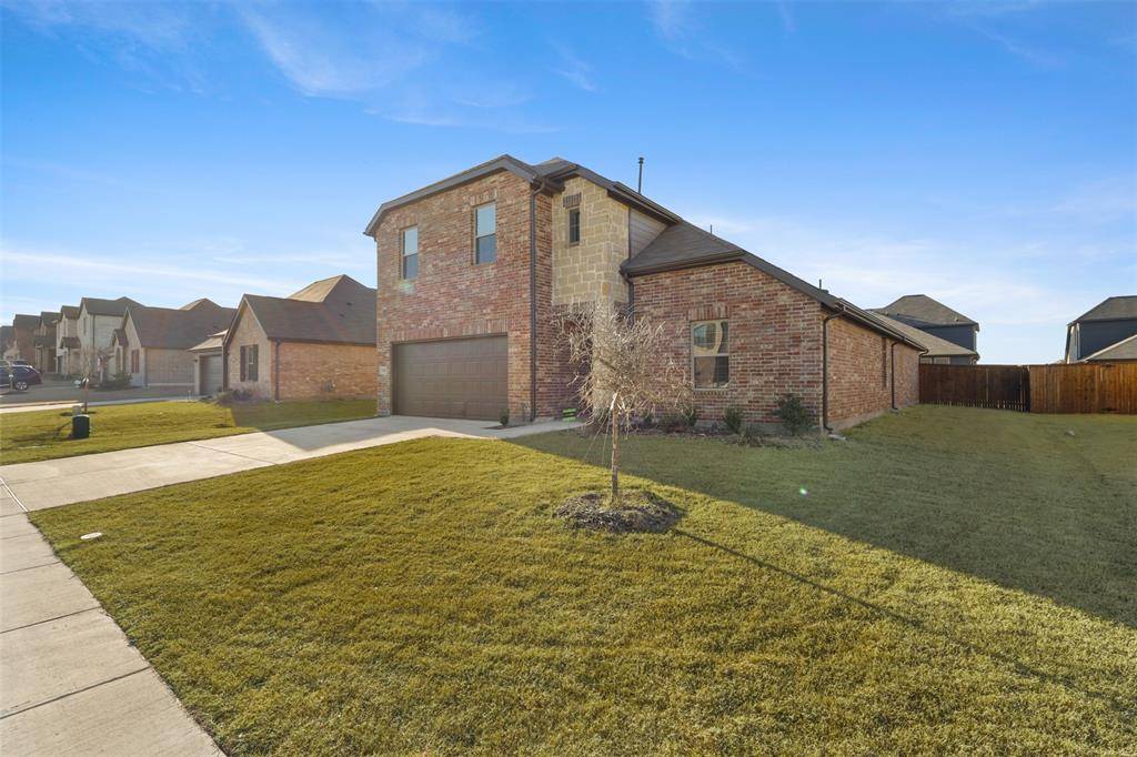 Van Alstyne, TX 75495,705 Metallic Tree Lane