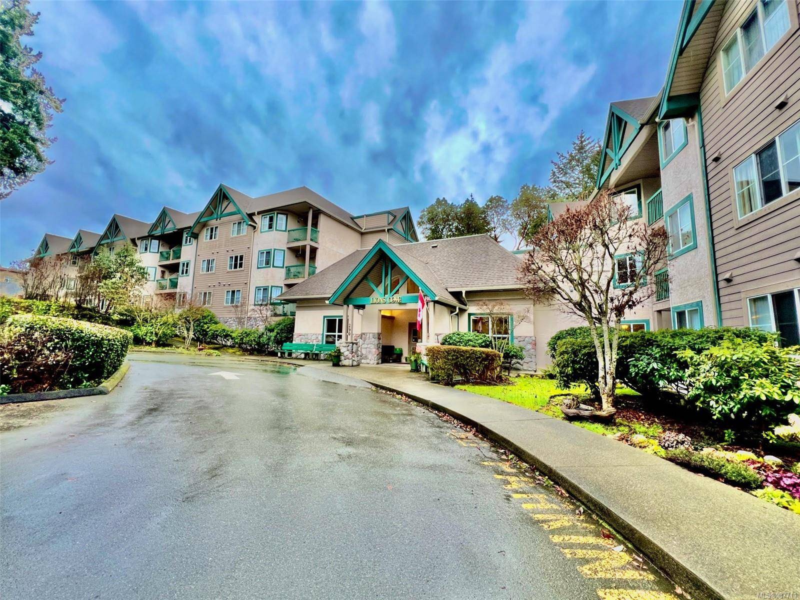 View Royal, BC V9B 1G5,290 Island Hwy #317