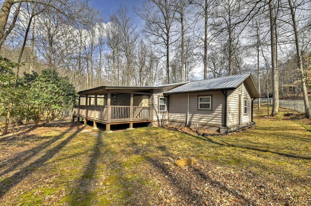 Hiawassee, GA 30546,4326 White Oak Drive