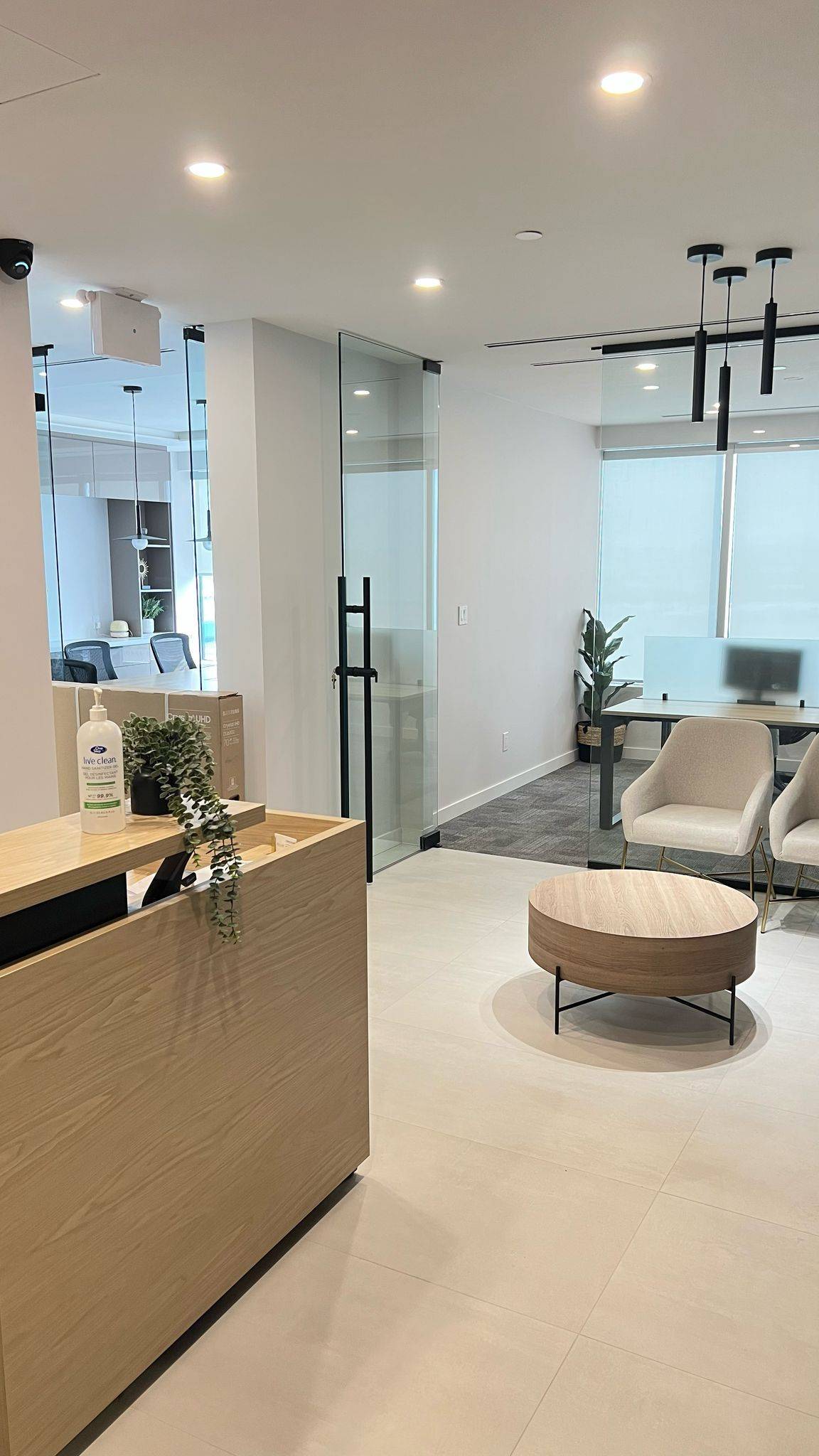 Toronto E11, ON M1B 2W4,2225 Markham RD #303 (Smaller Unit)