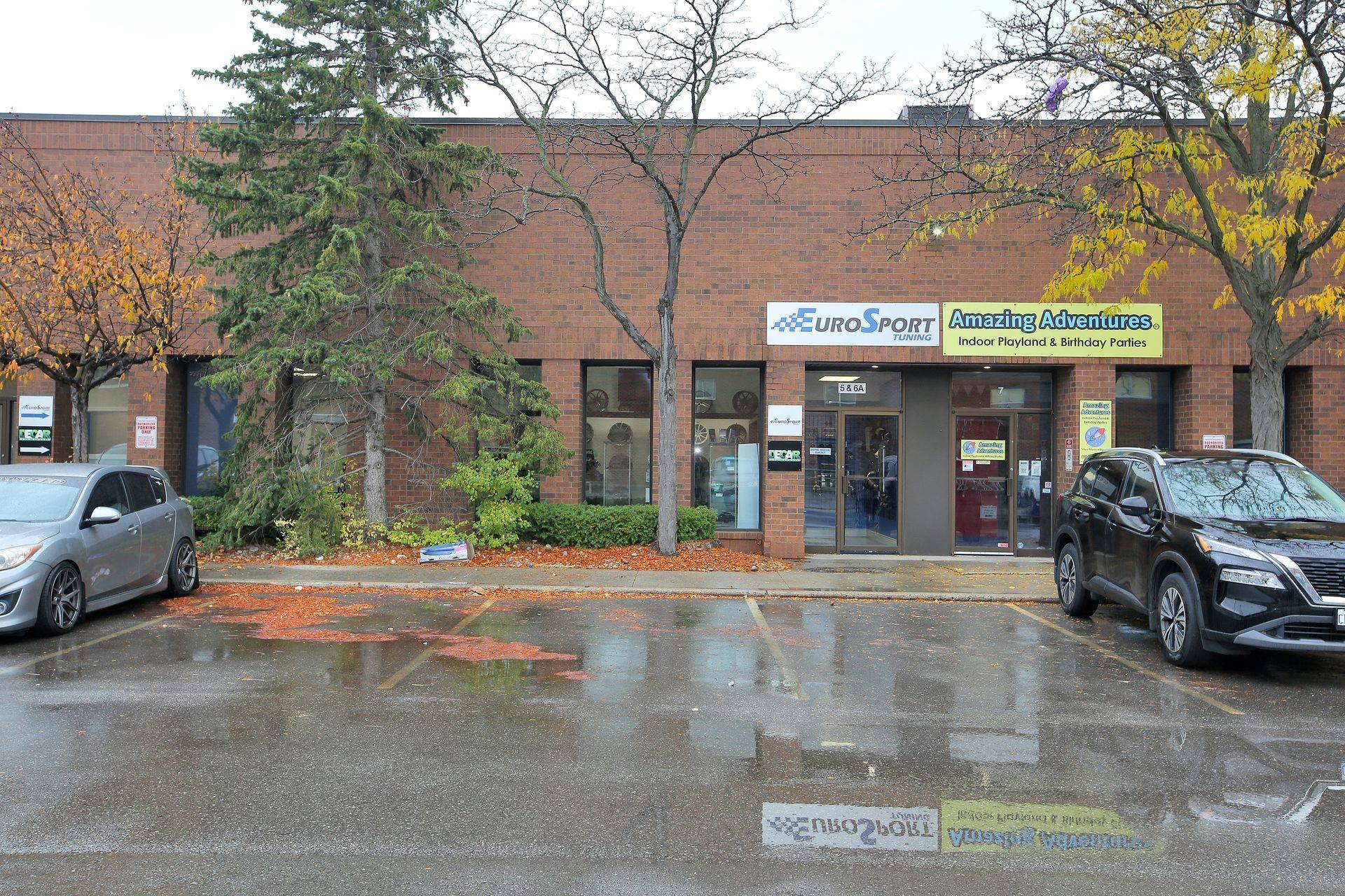 Oakville, ON L6K 2H2,333 Wyecroft RD #5-6A