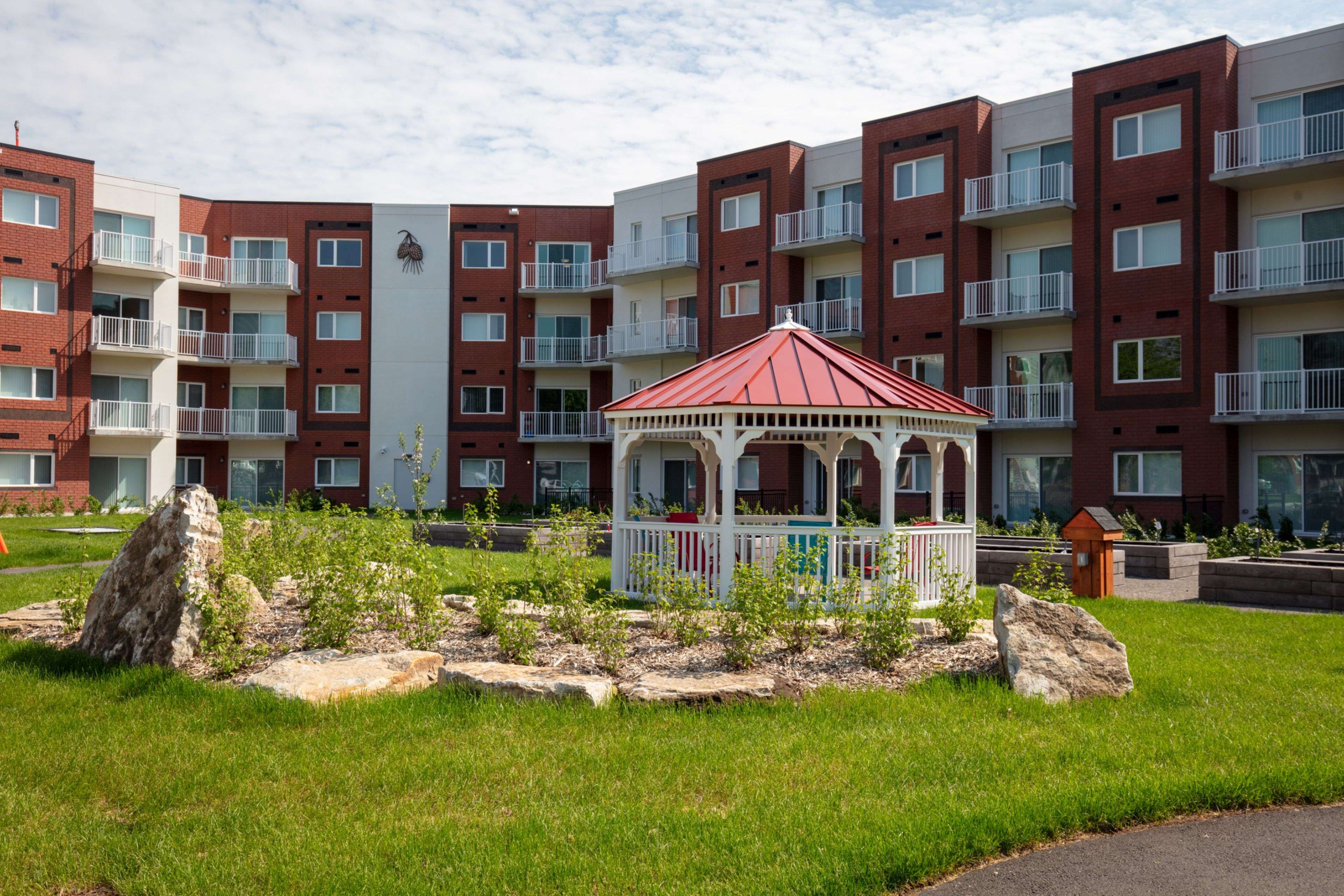 Smiths Falls, ON K7A 0C4,45 Elmsley ST #228