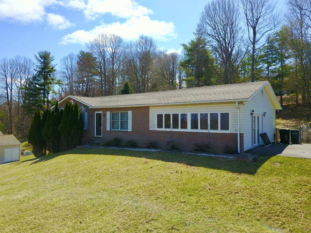 Galax, VA 24333,21 Cedar Point