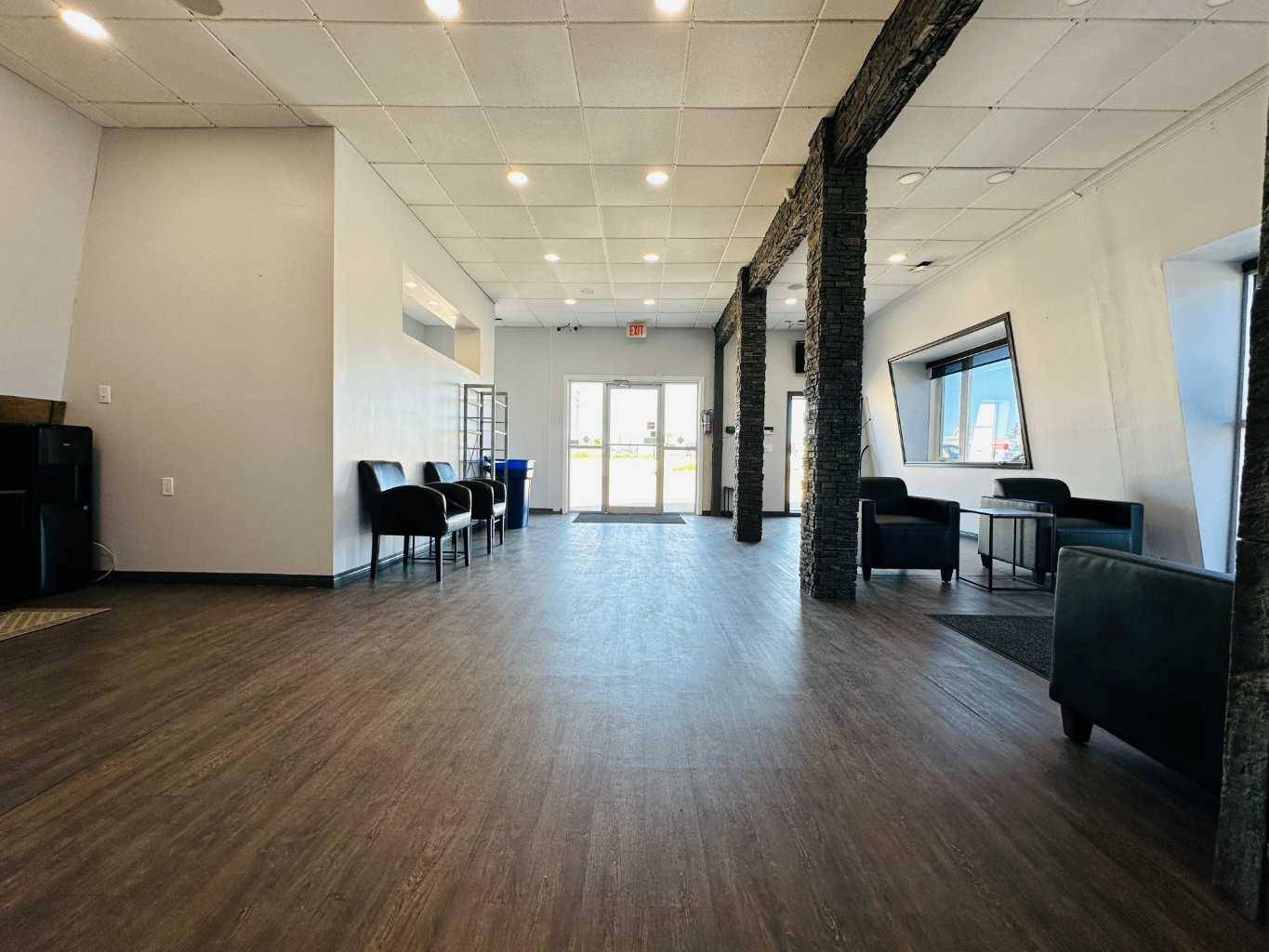 Grande Prairie, AB T8V1W6,9901 113 AVE