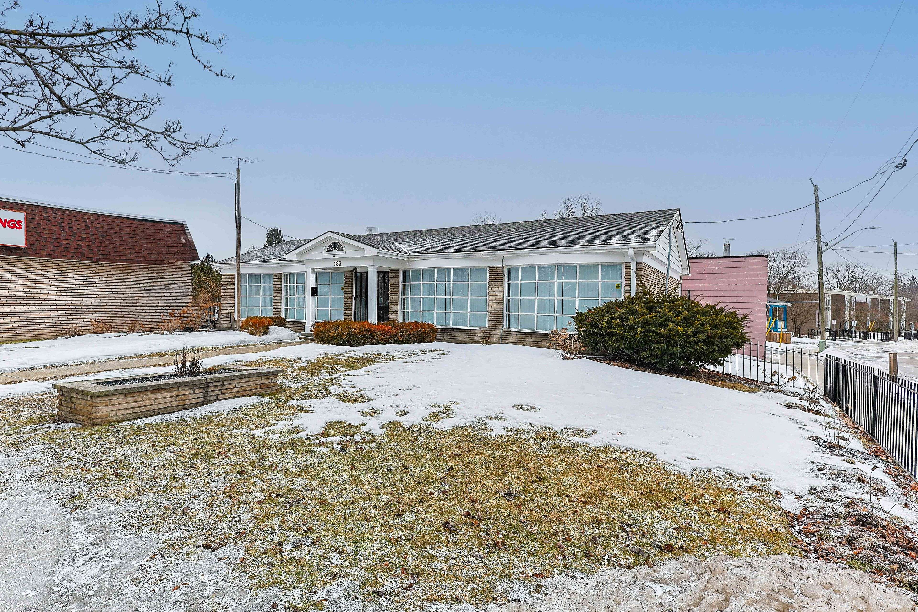 Brantford, ON N3S 2G8,183 Erie AVE