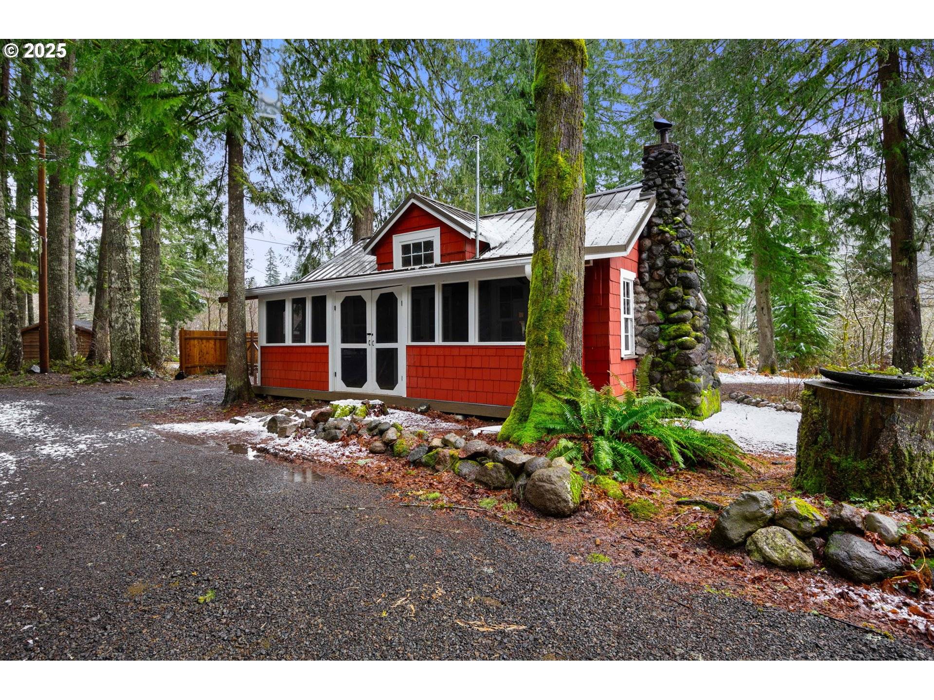 Rhododendron, OR 97049,21820 E EZ LN