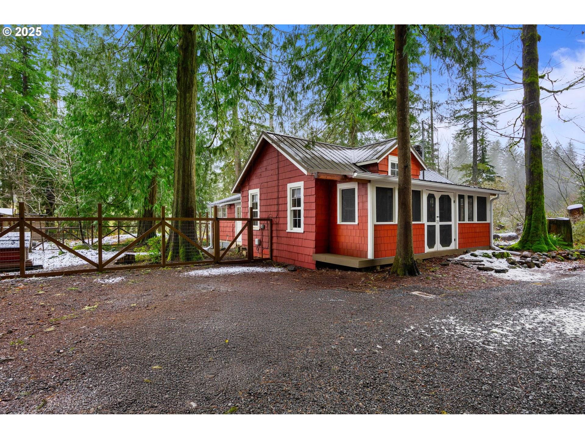 Rhododendron, OR 97049,21820 E EZ LN