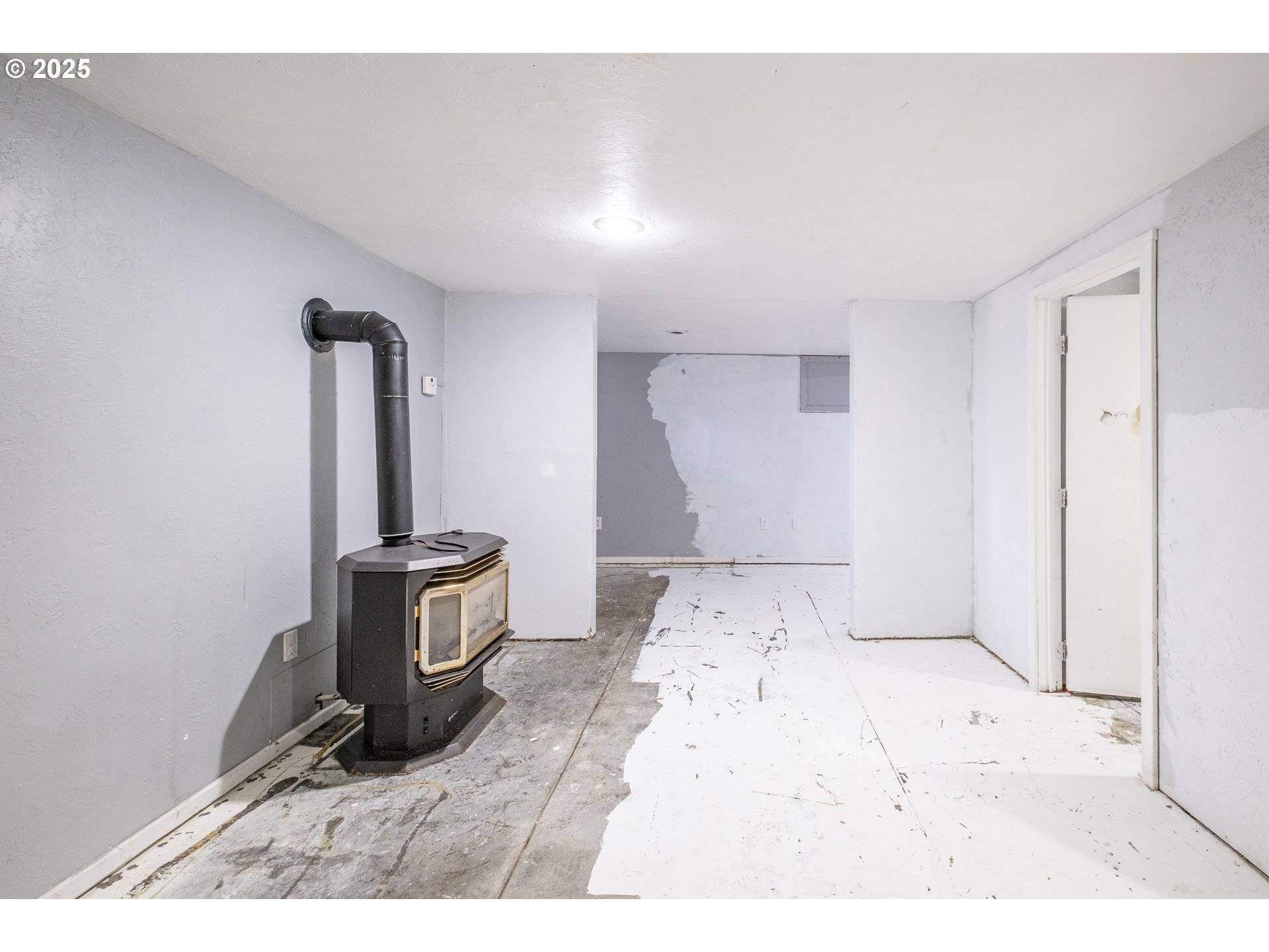 Lebanon, OR 97355,708 HIATT ST