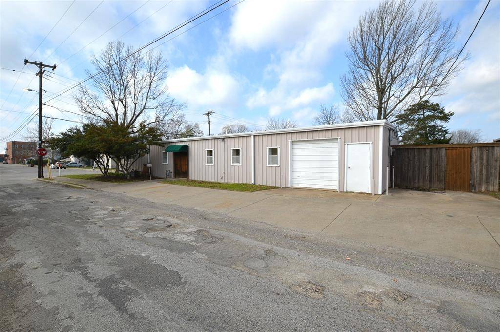 Farmersville, TX 75442,202 Maple Street