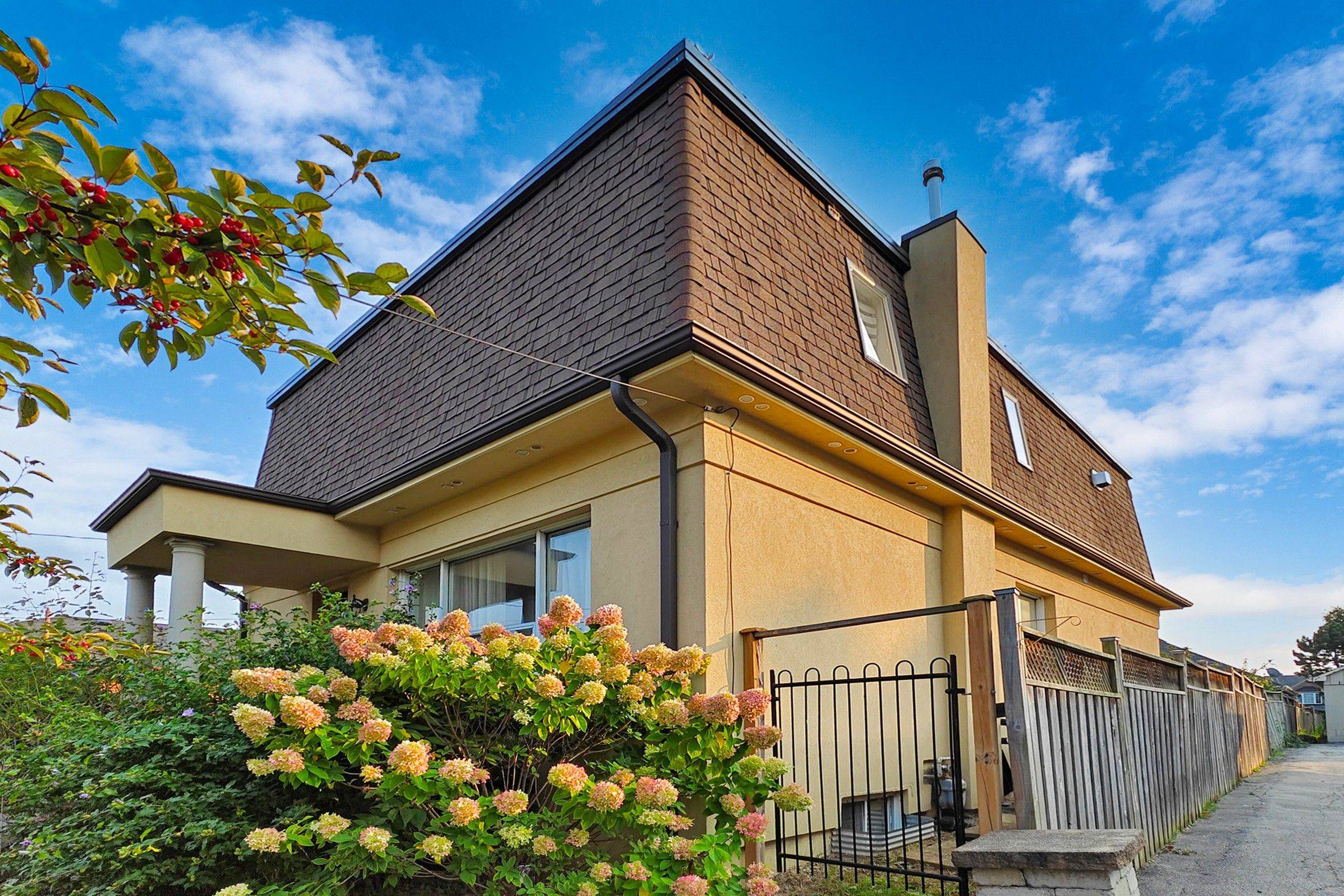 Mississauga, ON L5B 1V8,3160 Parkerhill RD