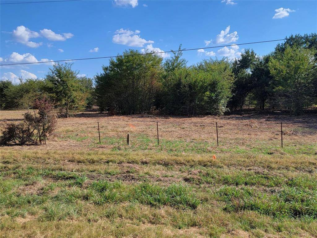 Lindsay, TX 76250,000 US 82