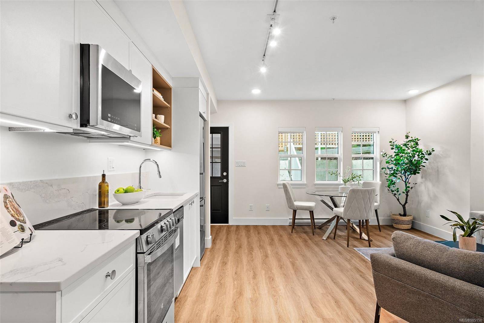 Victoria, BC V8V 3E1,1224 Richardson St #101 C